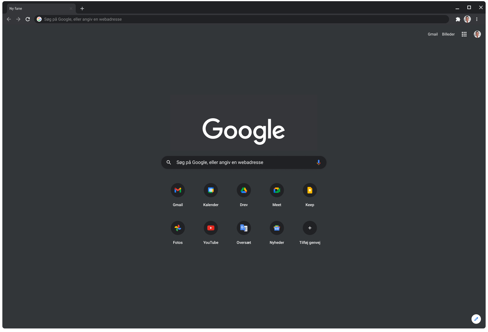 Et Chrome-browservindue i mørk tilstand, der viser Google.com.