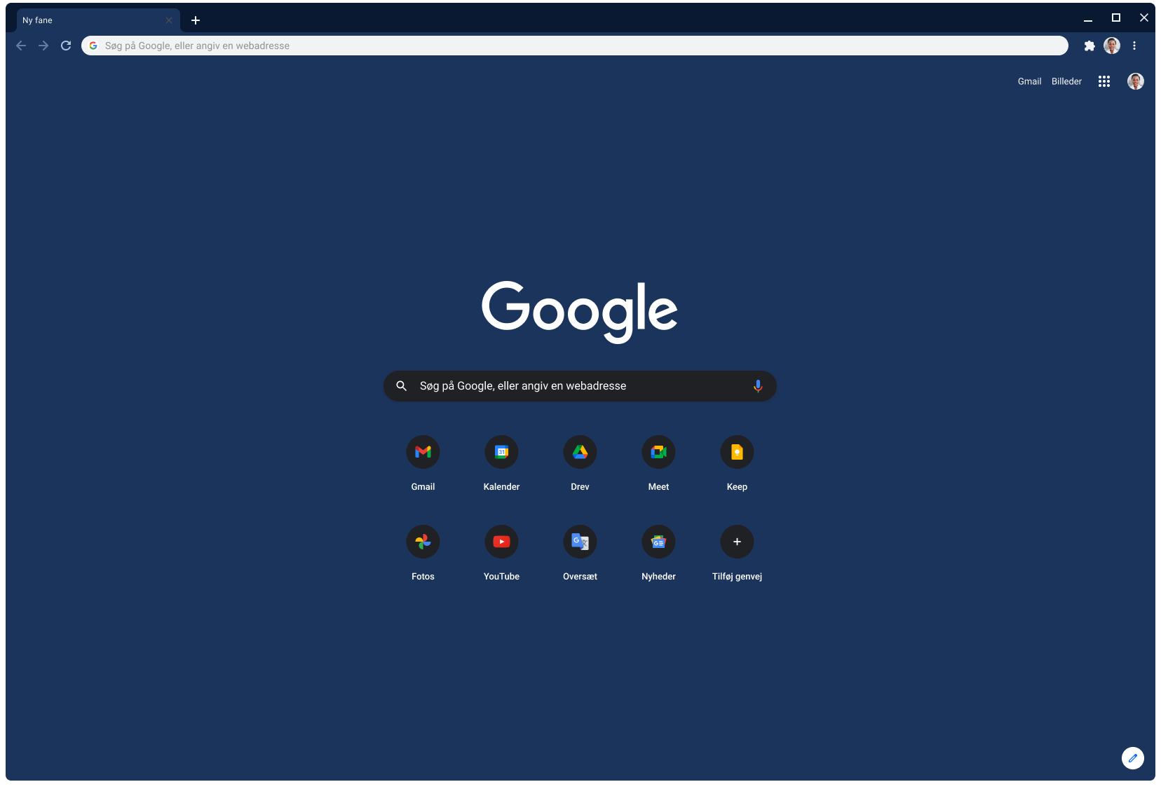 Et Chrome-browservindue, der viser Google.com med Slate-temaet.